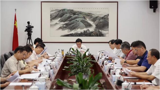 省政府召開專題會議研究中央第八巡視組反饋意見中污染防治問題